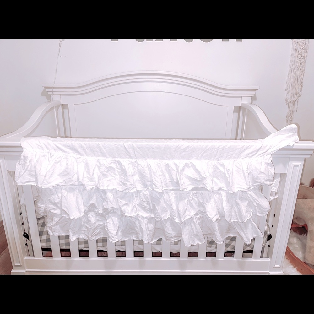 Pottery barn kids white ruffled crib skirt 99$ new